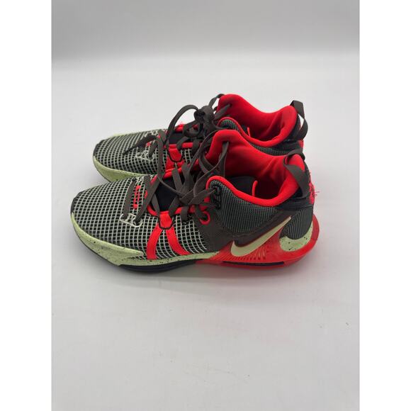 Nike LeBron Witness 7 Black Volt Crimson Green Basketball Shoes DM1123-001Sz 9.5 main image 4